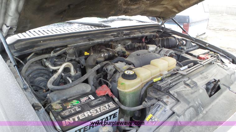 image for item J8419 2002 Ford F350 Super Duty Crew Cab pickup truck