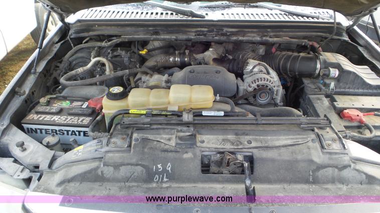 image for item J8419 2002 Ford F350 Super Duty Crew Cab pickup truck