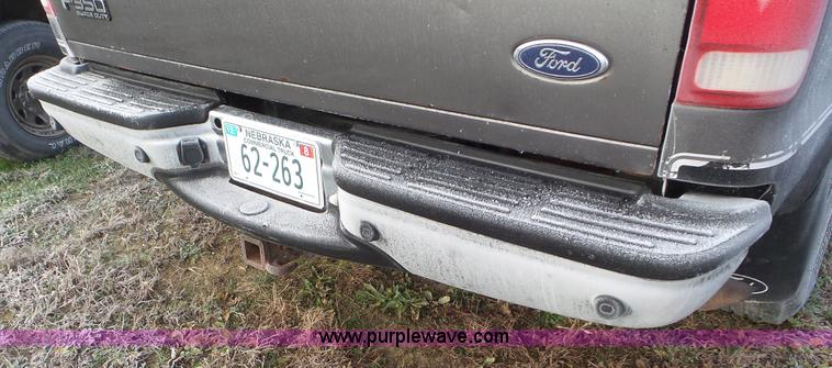 image for item J8419 2002 Ford F350 Super Duty Crew Cab pickup truck