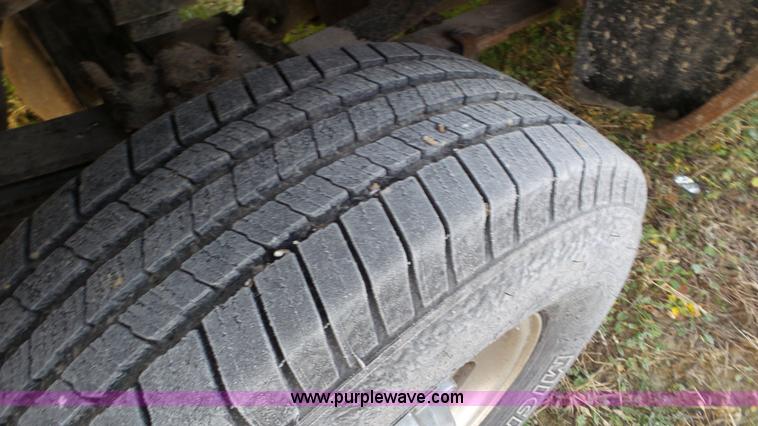 image for item J8419 2002 Ford F350 Super Duty Crew Cab pickup truck