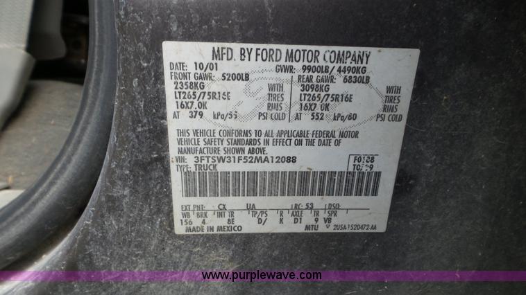 image for item J8419 2002 Ford F350 Super Duty Crew Cab pickup truck