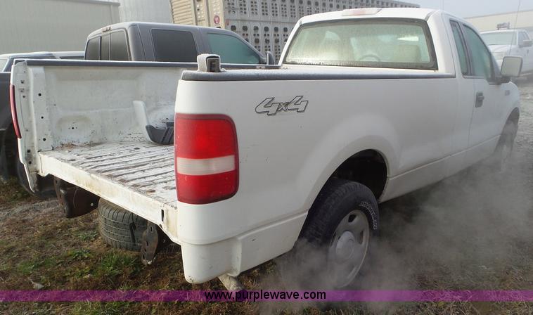 image for item J8420 2006 Ford F150 pickup truck