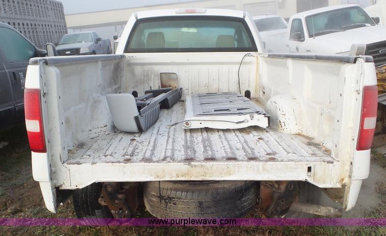 image for item J8420 2006 Ford F150 pickup truck