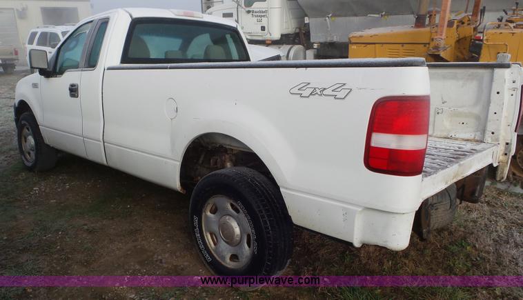 image for item J8420 2006 Ford F150 pickup truck
