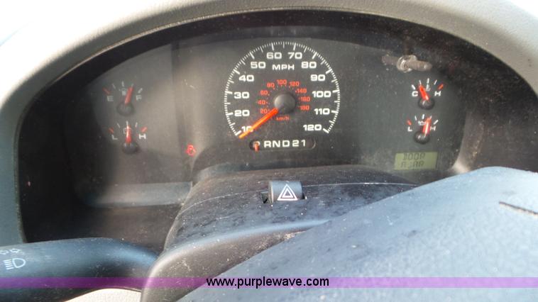 image for item J8420 2006 Ford F150 pickup truck