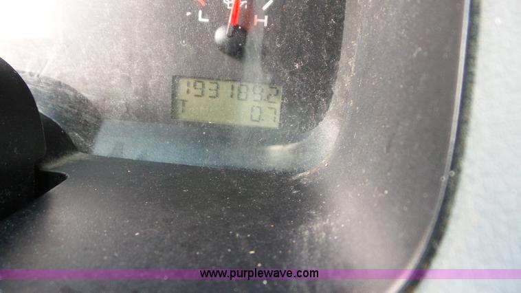 image for item J8420 2006 Ford F150 pickup truck