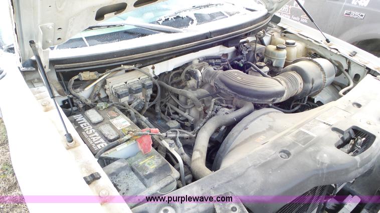 image for item J8420 2006 Ford F150 pickup truck