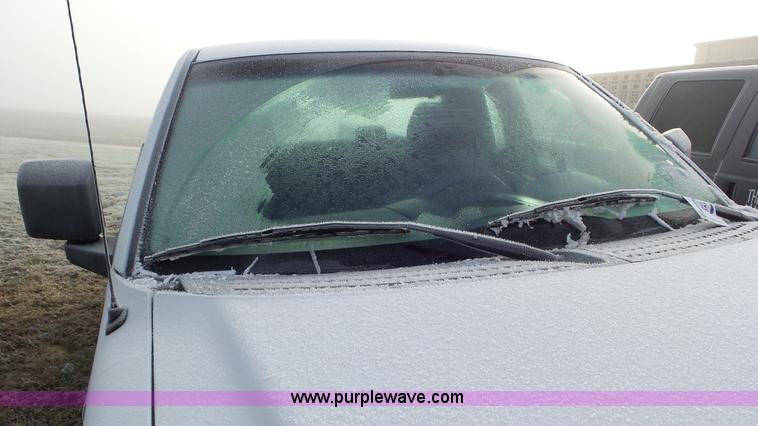 image for item J8420 2006 Ford F150 pickup truck