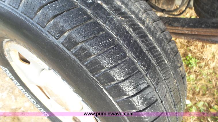 image for item J8420 2006 Ford F150 pickup truck