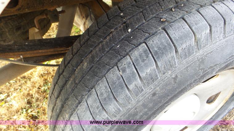 image for item J8420 2006 Ford F150 pickup truck