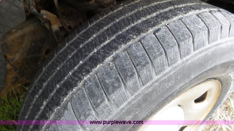 image for item J8420 2006 Ford F150 pickup truck