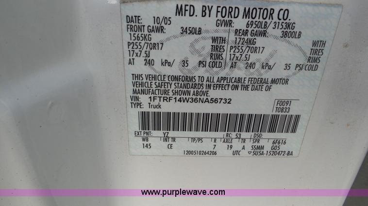 image for item J8420 2006 Ford F150 pickup truck