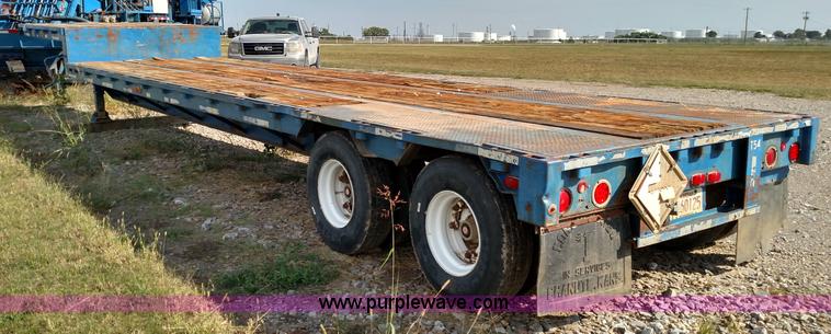 image for item K1219 1981 Great Dane drop deck trailer