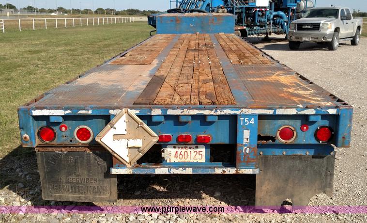image for item K1219 1981 Great Dane drop deck trailer