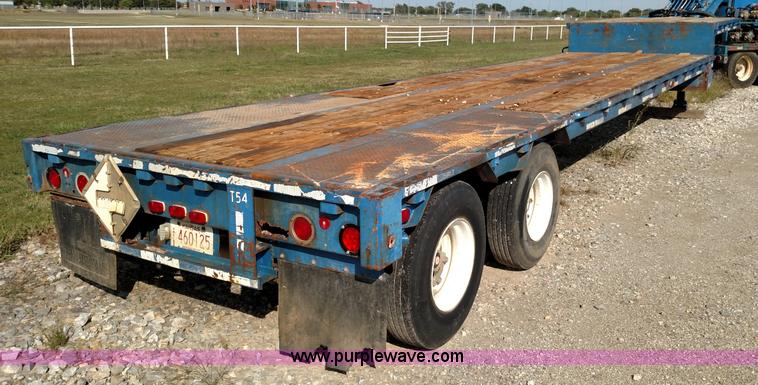 image for item K1219 1981 Great Dane drop deck trailer