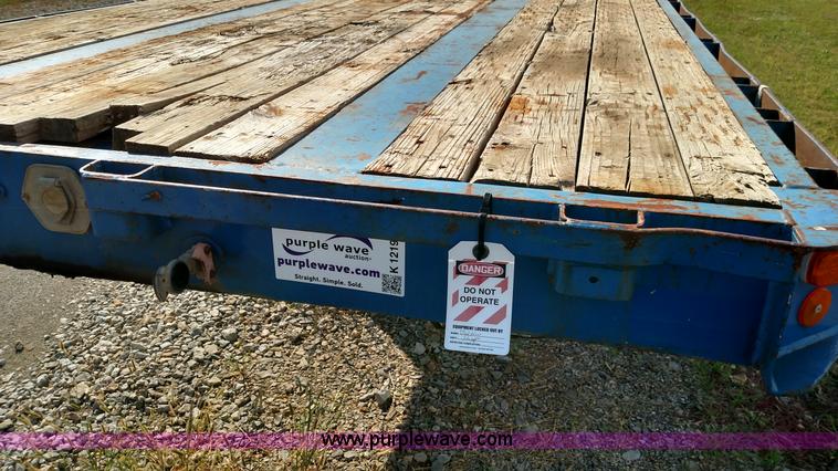 image for item K1219 1981 Great Dane drop deck trailer