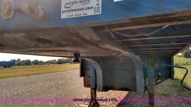 image for item K1219 1981 Great Dane drop deck trailer