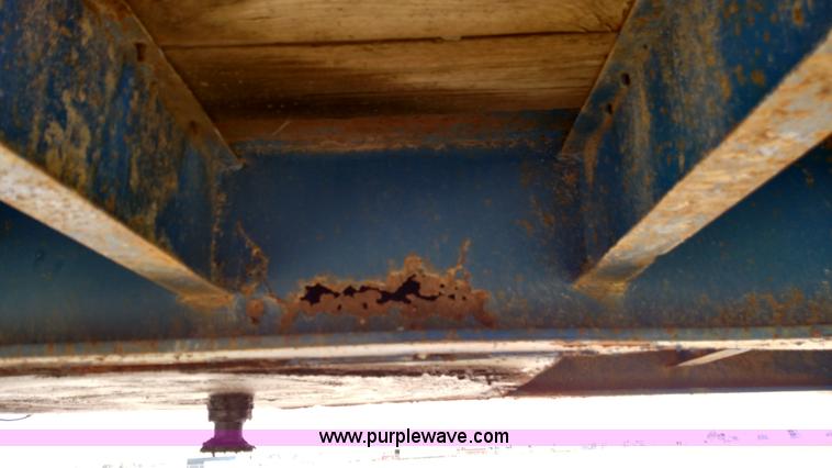 image for item K1219 1981 Great Dane drop deck trailer