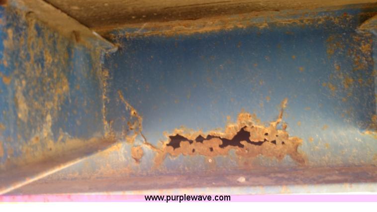 image for item K1219 1981 Great Dane drop deck trailer