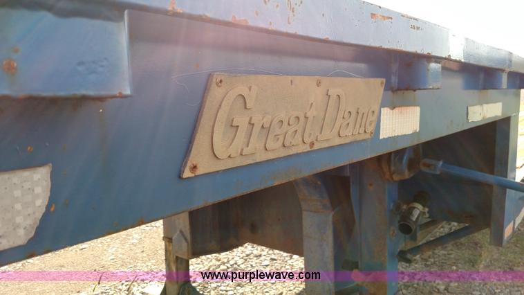 image for item K1219 1981 Great Dane drop deck trailer