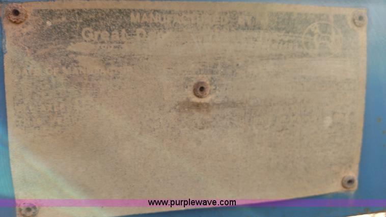 image for item K1219 1981 Great Dane drop deck trailer