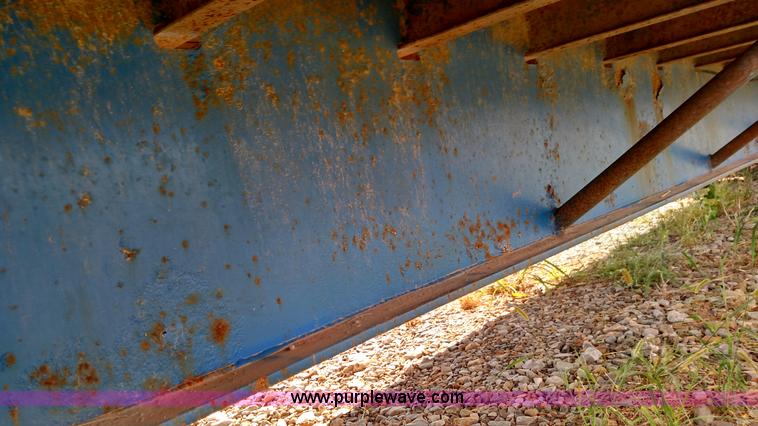 image for item K1219 1981 Great Dane drop deck trailer