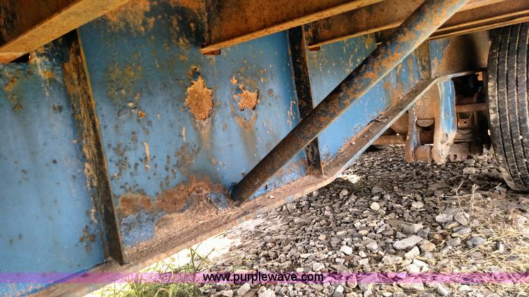 image for item K1219 1981 Great Dane drop deck trailer