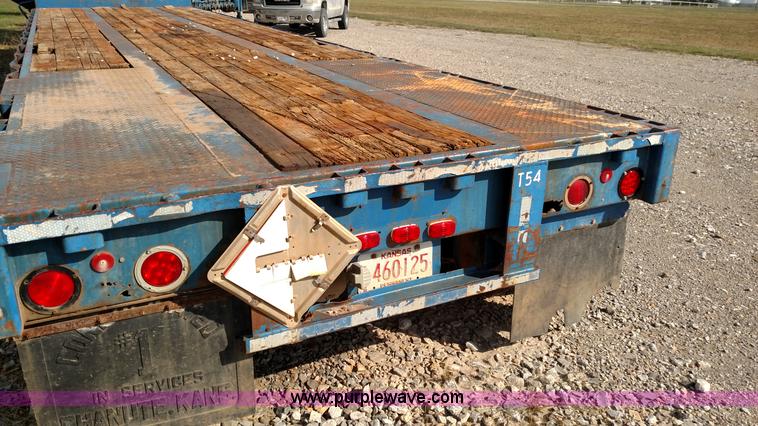 image for item K1219 1981 Great Dane drop deck trailer