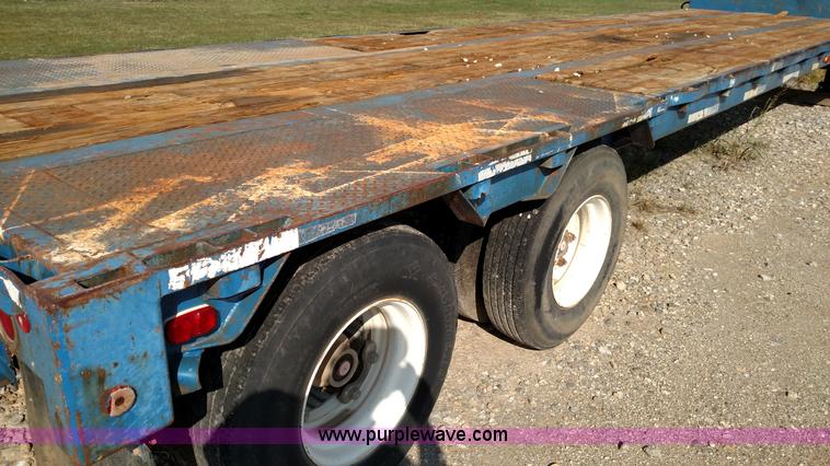 image for item K1219 1981 Great Dane drop deck trailer