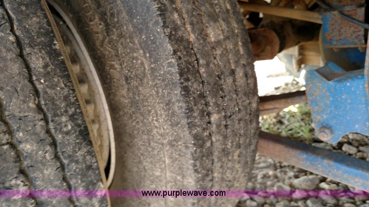 image for item K1219 1981 Great Dane drop deck trailer