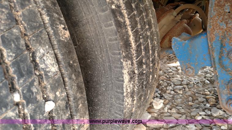 image for item K1219 1981 Great Dane drop deck trailer