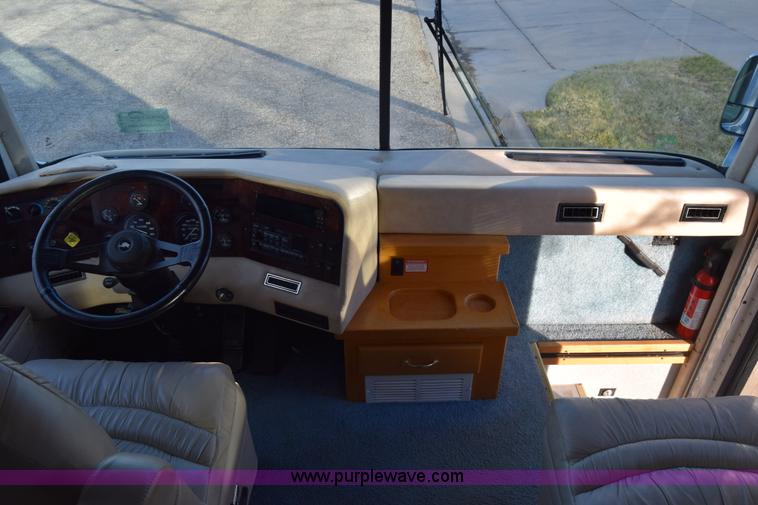 image for item K4987 1999 Magnum Contessa Beaver RV