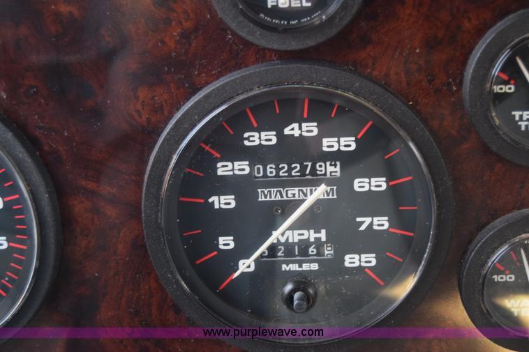 image for item K4987 1999 Magnum Contessa Beaver RV