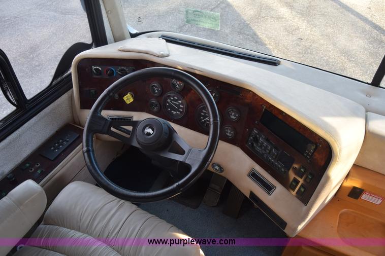 image for item K4987 1999 Magnum Contessa Beaver RV