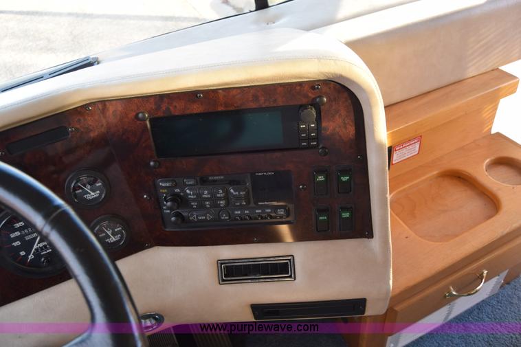 image for item K4987 1999 Magnum Contessa Beaver RV