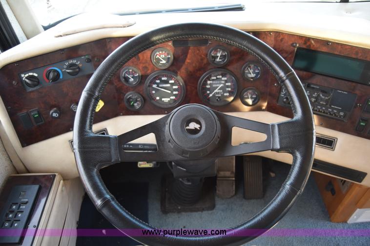 image for item K4987 1999 Magnum Contessa Beaver RV