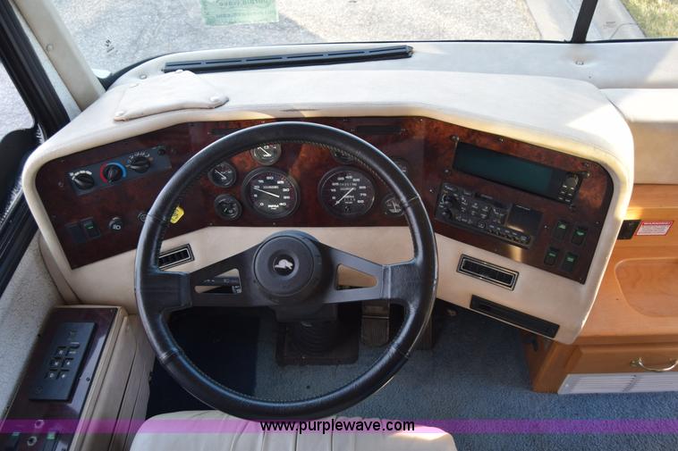 image for item K4987 1999 Magnum Contessa Beaver RV