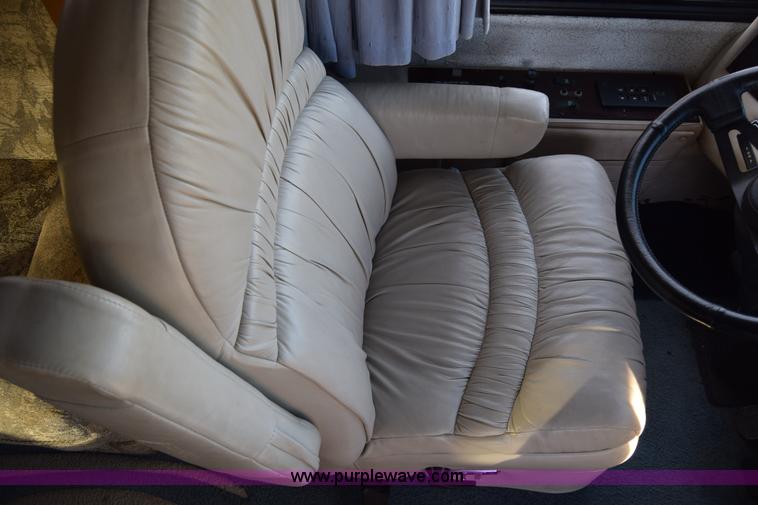 image for item K4987 1999 Magnum Contessa Beaver RV