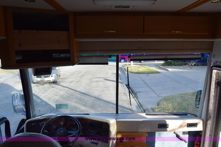 image for item K4987 1999 Magnum Contessa Beaver RV