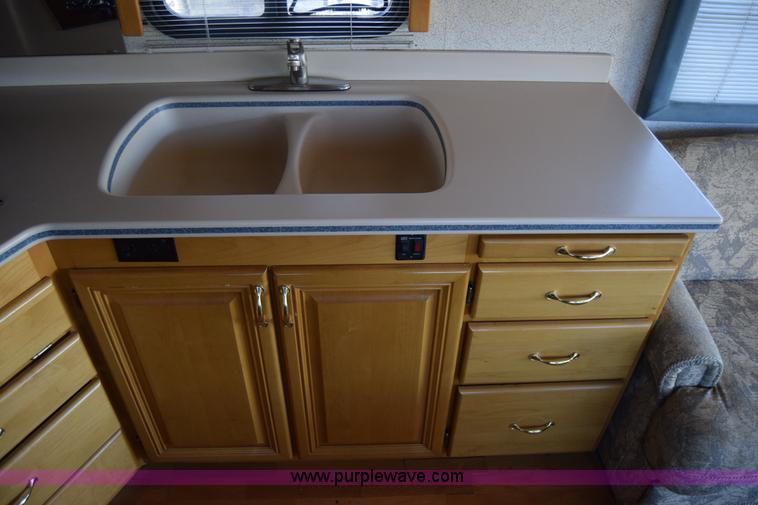 image for item K4987 1999 Magnum Contessa Beaver RV