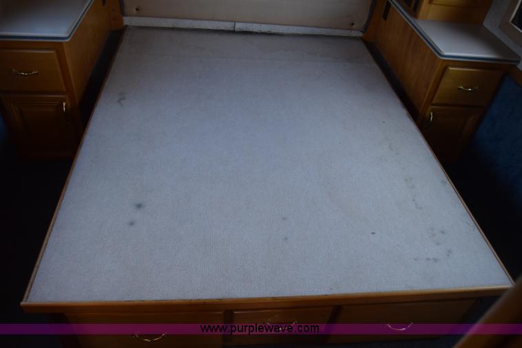 image for item K4987 1999 Magnum Contessa Beaver RV