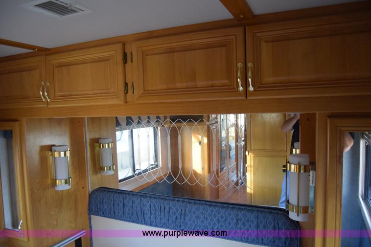 image for item K4987 1999 Magnum Contessa Beaver RV