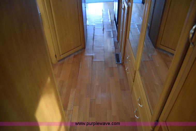 image for item K4987 1999 Magnum Contessa Beaver RV