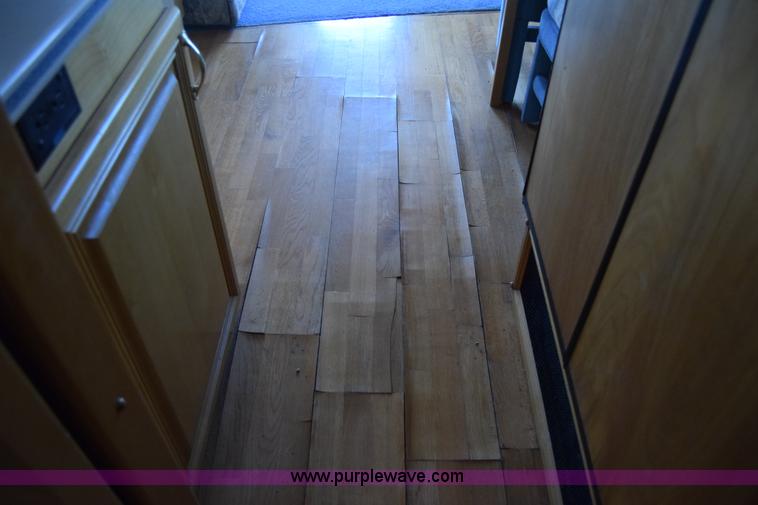 image for item K4987 1999 Magnum Contessa Beaver RV