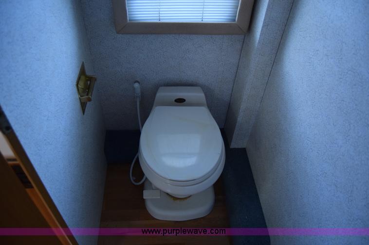 image for item K4987 1999 Magnum Contessa Beaver RV