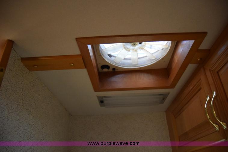 image for item K4987 1999 Magnum Contessa Beaver RV