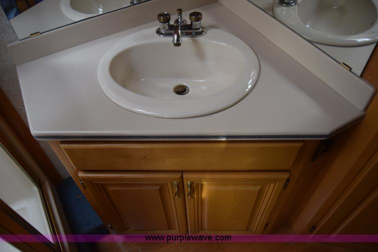 image for item K4987 1999 Magnum Contessa Beaver RV