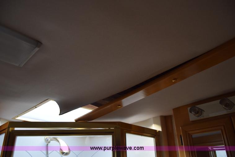 image for item K4987 1999 Magnum Contessa Beaver RV