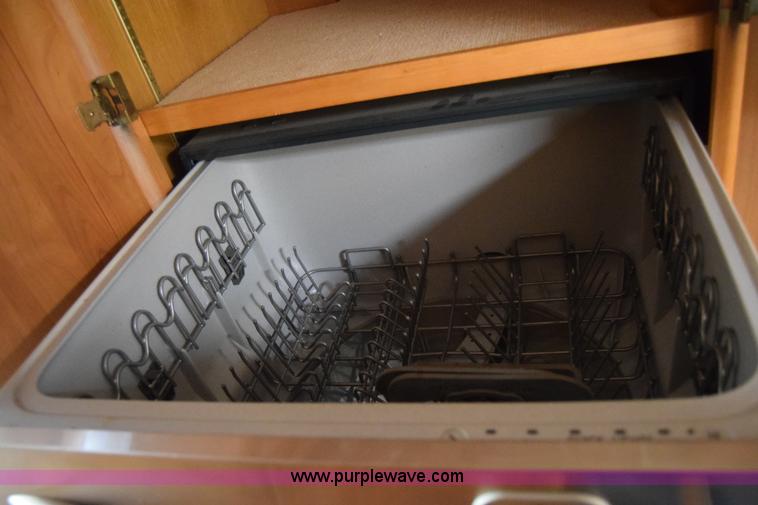 image for item K4987 1999 Magnum Contessa Beaver RV