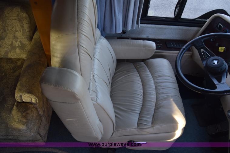 image for item K4987 1999 Magnum Contessa Beaver RV